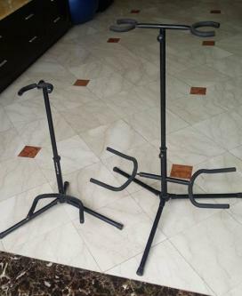 Guitar Stand Double (plus one more stand for free !) Used