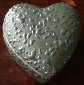 JB-'silver' heart-shaped casing for sale